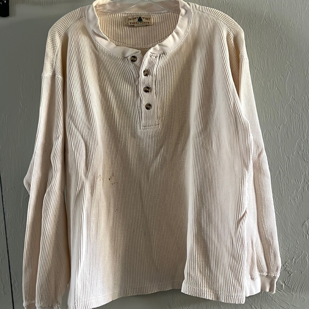 Northwest Territory Men’s beige long sleeved half button Henley (L)